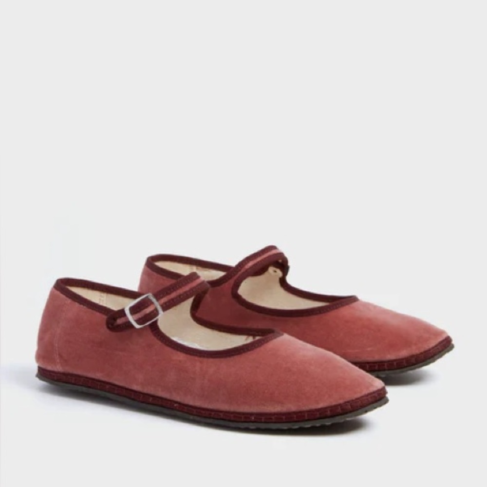 Vibi Venezia — Velvet Mary Jane Flats 42